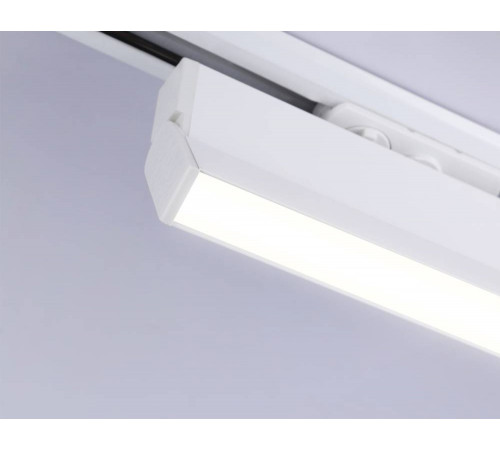 Трековый однофазный светильник Ambrella Light Track System GL6806 Трековый однофазный светильник Ambrella Light Track System GL6806
