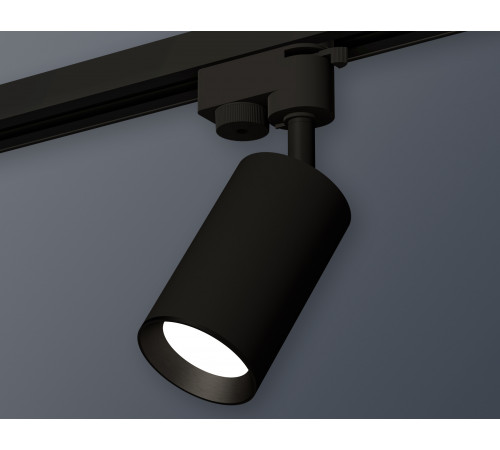 Трековый однофазный светильник Ambrella Light Track System XT6323003 (A2521, C6323, N6103) Трековый однофазный светильник Ambrella Light Track System XT6323003 (A2521, C6323, N6103)