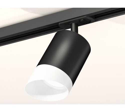 Комплект трекового светильника Ambrella Light Track System XT7422022 (A2537, C7422, N7175) Комплект трекового светильника Ambrella Light Track System XT7422022 (A2537, C7422, N7175)