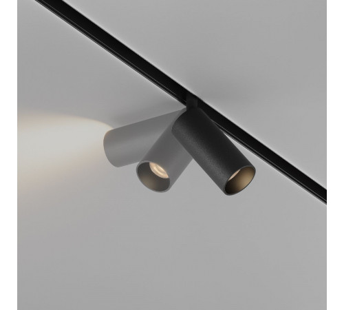 Трековый магнитный светильник Maytoni Focus Led TR032-2-5W2.7K-M-B Трековый магнитный светильник Maytoni Focus Led TR032-2-5W2.7K-M-B