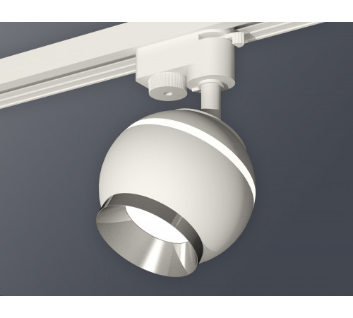 Трековый однофазный светильник с подсветкой Ambrella Light Track System XT1101021 (A2520, C1101, N7032) Трековый однофазный светильник с подсветкой Ambrella Light Track System XT1101021 (A2520, C1101, N7032)