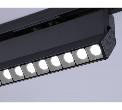 Трековый однофазный светильник Ambrella Light Track System GL6819 Трековый однофазный светильник Ambrella Light Track System GL6819