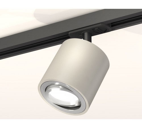 Комплект трекового светильника Ambrella Light Track System XT7533020 (A2537, C7533, N7003) Комплект трекового светильника Ambrella Light Track System XT7533020 (A2537, C7533, N7003)
