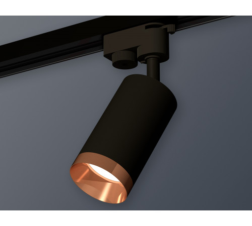 Трековый однофазный светильник Ambrella Light Track System XT6323065 (A2521, C6323, N6135) Трековый однофазный светильник Ambrella Light Track System XT6323065 (A2521, C6323, N6135)