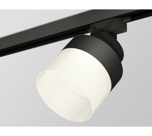 Трековый светильник Ambrella Light Track System XT8102021 (A2526, A2106, C8102, N8402) Трековый светильник Ambrella Light Track System XT8102021 (A2526, A2106, C8102, N8402)
