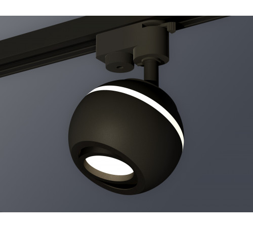 Трековый однофазный светильник с подсветкой Ambrella Light Track System XT1102021 (A2521, C1102, N7002) Трековый однофазный светильник с подсветкой Ambrella Light Track System XT1102021 (A2521, C1102, N7002)