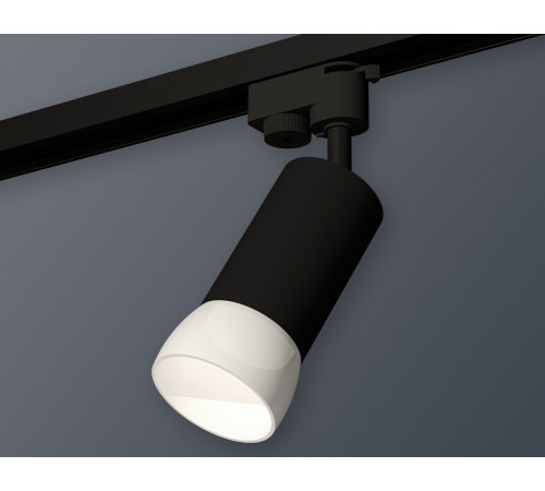 Трековый однофазный светильник Ambrella Light Track System XT6323190 (A2521, C6323, N6258) Трековый однофазный светильник Ambrella Light Track System XT6323190 (A2521, C6323, N6258)