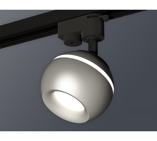 Трековый однофазный светильник с подсветкой Ambrella Light Track System XT1103020 (A2521, C1103, N7013) Трековый однофазный светильник с подсветкой Ambrella Light Track System XT1103020 (A2521, C1103, N7013)