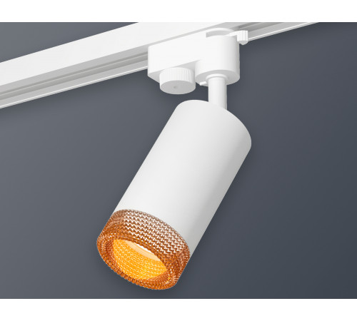 Трековый однофазный светильник Ambrella Light Track System XT6322084 (A2520, C6322, N6154) Трековый однофазный светильник Ambrella Light Track System XT6322084 (A2520, C6322, N6154)
