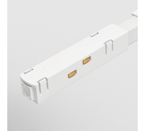 Прямой коннектор питания Maytoni Technical Accessories for tracks TRA004PC-22W