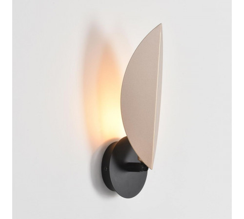 Бра Lumion Moderni Leaf 8396/1W Бра Lumion Moderni Leaf 8396/1W