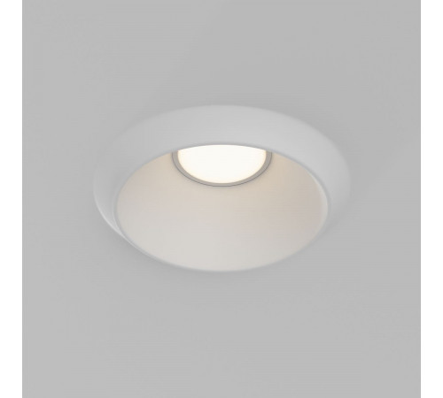 Встраиваемый светильник Maytoni Gyps Modern DL124-GU10-01-TRS-W Встраиваемый светильник Maytoni Gyps Modern DL124-GU10-01-TRS-W