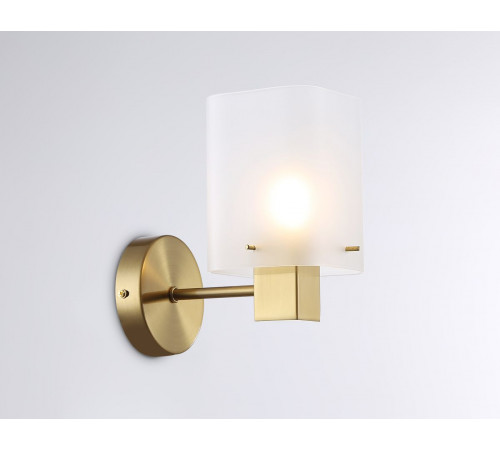 Настенный светильник Ambrella Light High Light LH57035 Настенный светильник Ambrella Light High Light LH57035