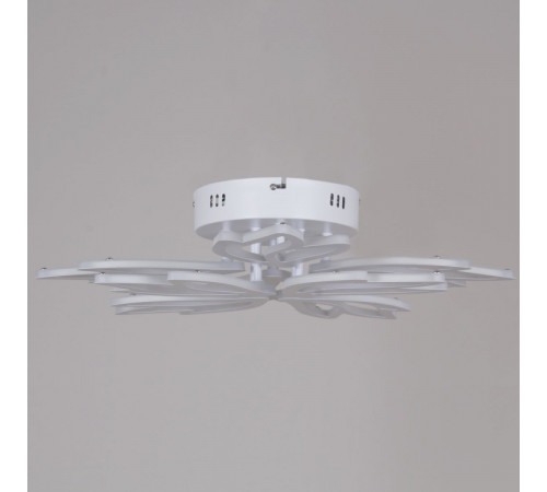 Потолочная люстра Reluce 09862-0.3-4+4 WH