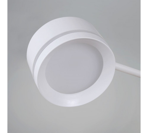 Потолочная люстра Reluce 20590-0.3-3+1 White