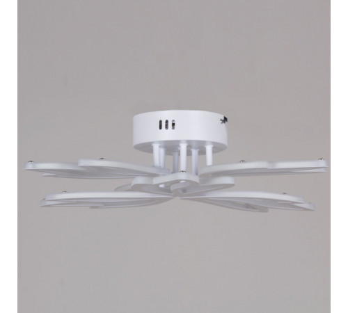 Потолочная люстра Reluce 09862-0.3-3+3 WH