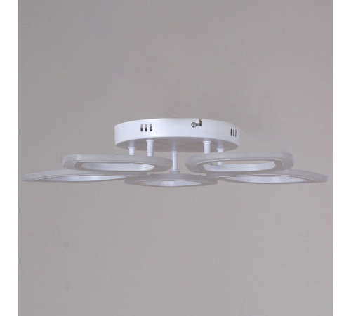 Потолочная люстра Reluce 02301-0.3-05 WH Потолочная люстра Reluce 02301-0.3-05 WH