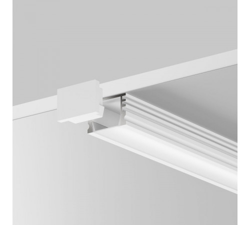 Алюминиевый профиль накладной 16x12 Maytoni Led Strip ALM-005-W-2M 631006 Алюминиевый профиль накладной 16x12 Maytoni Led Strip ALM-005-W-2M 631006