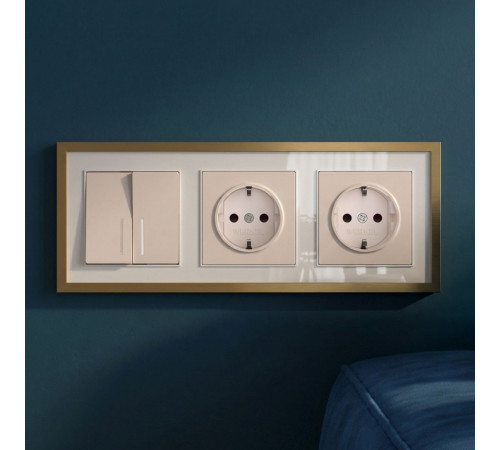 Рамка на 3 поста Baguette белый/золотистая латунь 4690389219689 W0032853 a072284