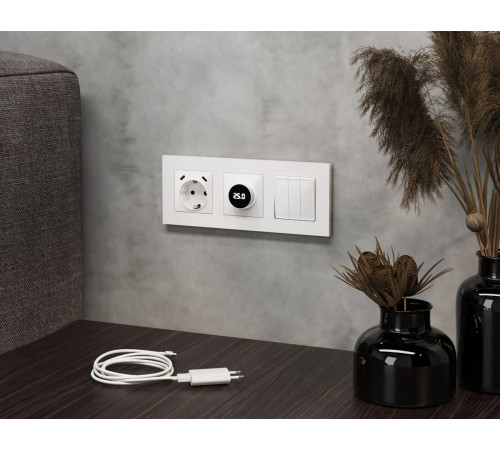 Лицевая панель Alfa (Белый глянец) для терморегулятора теплого пола с цифровым дисплеем Quant Ambrella Volt AP1058