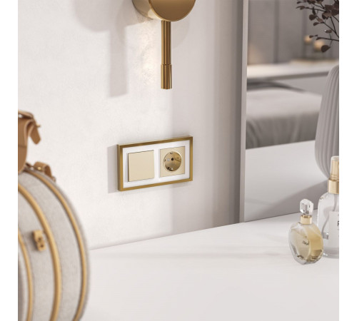 Рамка на 2 поста Baguette белый/золотистая латунь 4690389219672 W0022853 a072283