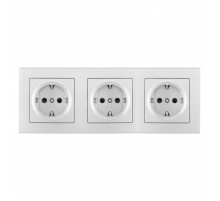 Розетка тройная (трехпостовая) с/з и шторками Arte Milano SET06-3-40-1x3 silver