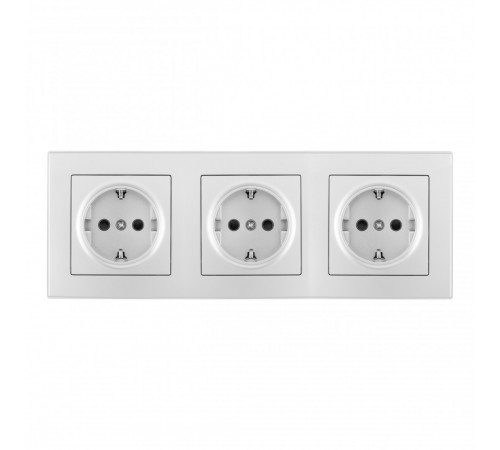 Розетка тройная (трехпостовая) с/з и шторками Arte Milano SET06-3-40-1x3 silver Розетка тройная (трехпостовая) с/з и шторками Arte Milano SET06-3-40-1x3 silver