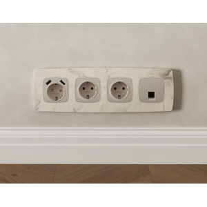 Комплект механизма компьютерной розетки Ambrella Volt RJ-45 (8P8C) CAT6A экранированной с автоматической защитной шторкой OMEGA MO372005 Серо-бежевый матовый QUANT (OP3720, VM185)