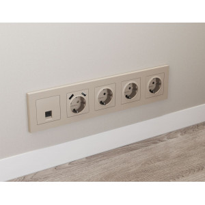 Комплект мех-ма компьютерной розетки RJ-45 экранированной с автоматической защитной шторкой Alfa Серо-бежевый матовый Quant Ambrella Volt MA372005 (AP3720, VM185)