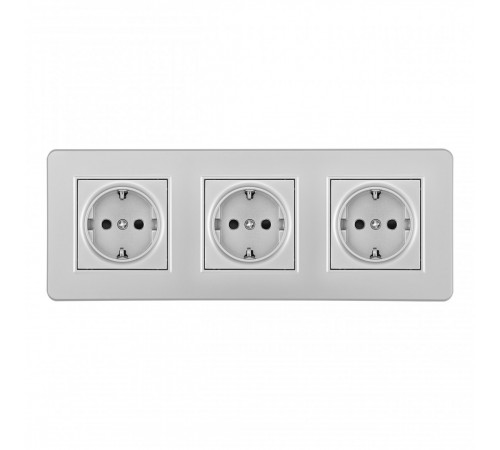 Розетка тройная (трехпостовая) с/з и шторками Arte Milano SET16-3-40-1x3 silver Розетка тройная (трехпостовая) с/з и шторками Arte Milano SET16-3-40-1x3 silver