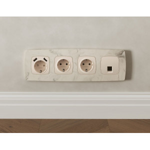 Комплект механизма компьютерной розетки Ambrella Volt RJ-45 (8P8C) CAT6A экранированной с автоматической защитной шторкой OMEGA MO332005 Бежевый матовый QUANT (OP3320, VM185)