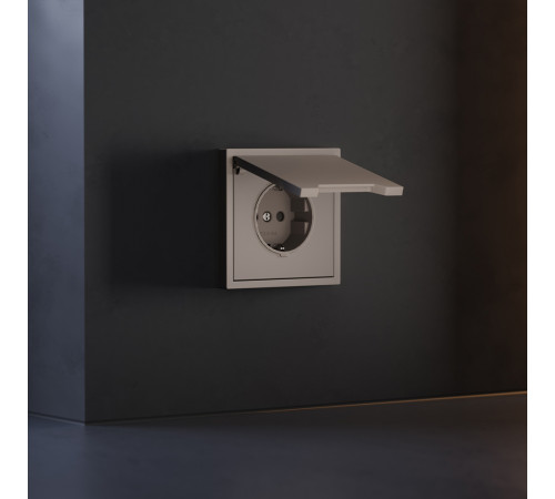 Накладка для розетки с заземлением, защитными шторками и крышкой Voltum S70 (капучино) VLS000814