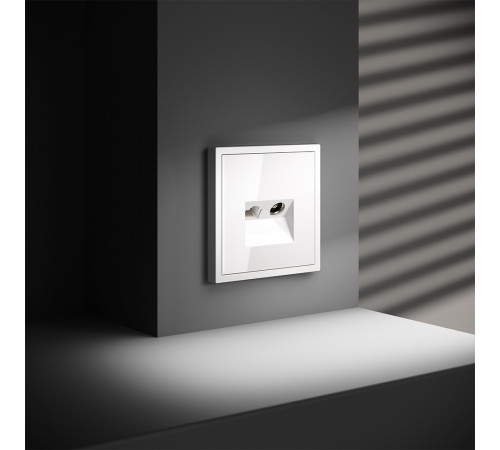 Розетка телевизионная встраиваемая Voltum S70 TV+RJ45 кат. 6, (белый глянцевый) VLS060701