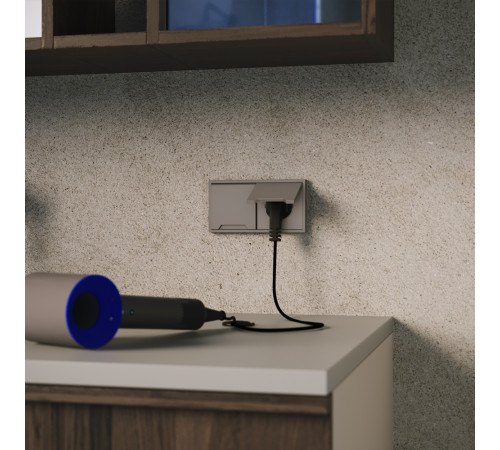 Накладка для розетки с заземлением, защитными шторками и крышкой Voltum S70 (капучино) VLS000814