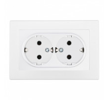 Розетка двойная с/з и шторками Arte Milano SET06-double-40-2 white