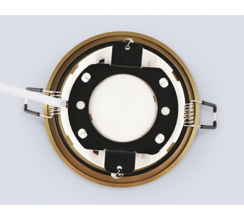 Встраиваемый светильник Ambrella Light Techno Spot Standard Tech TN51818 Встраиваемый светильник Ambrella Light Techno Spot Standard Tech TN51818
