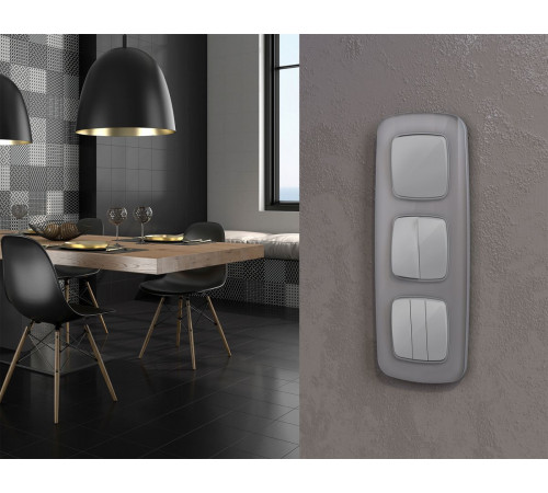 Комплект механизма 2-клавишного перекрестного выключателя Ambrella Volt 10A-250V OMEGA MO403030 Серебро глянец QUANT (OP4030, VM125)